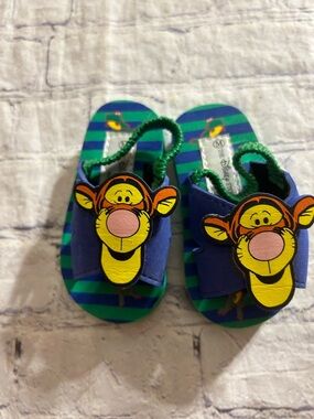 DISNEY TIGGER SANDALS WITH ELASTIC HEEL STRAP BEACH/CASUAL BABY FLIPFLOPS 6-12MO